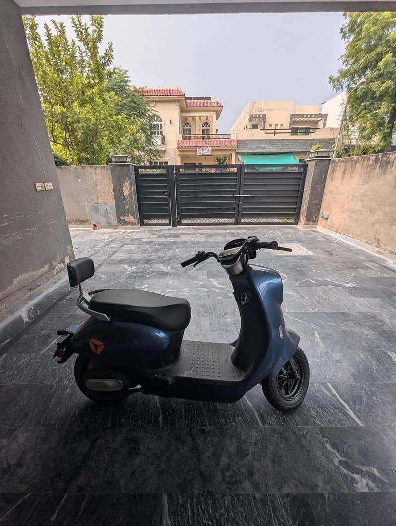 scooty 1