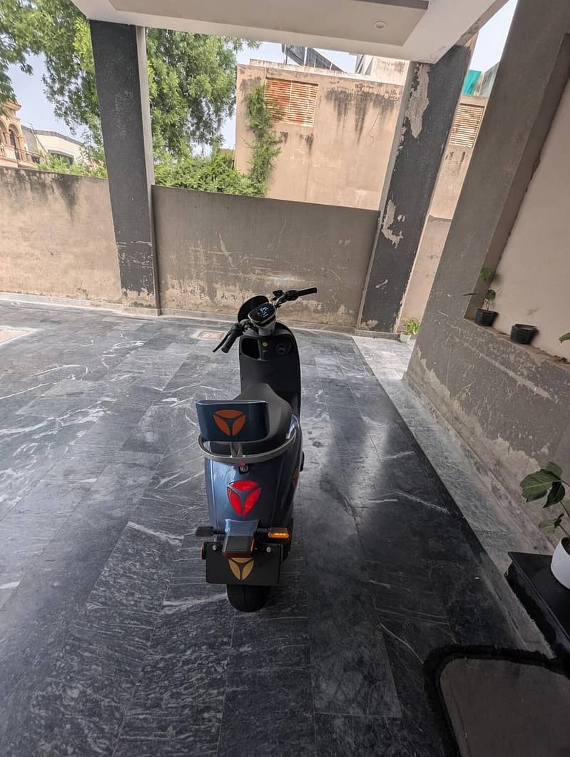 scooty 2