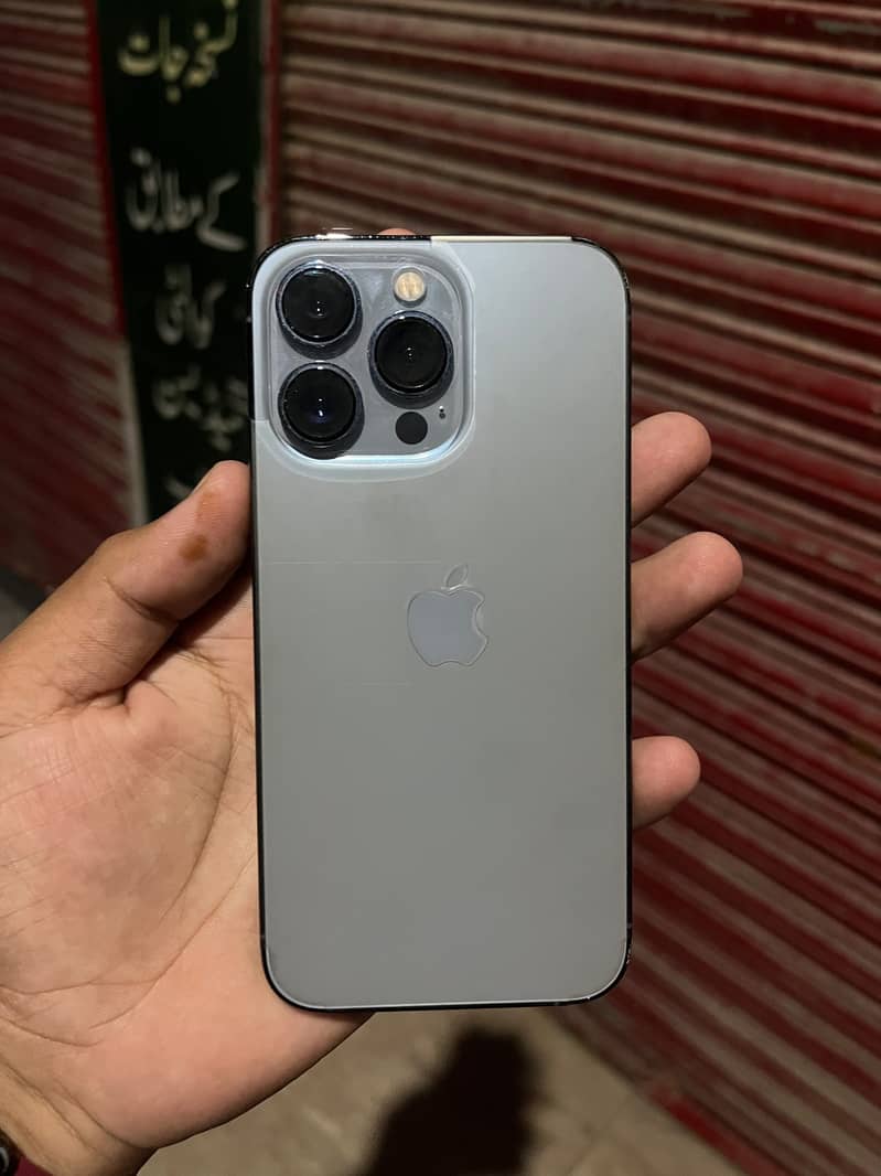 Apple iPhone 13 Pro 0