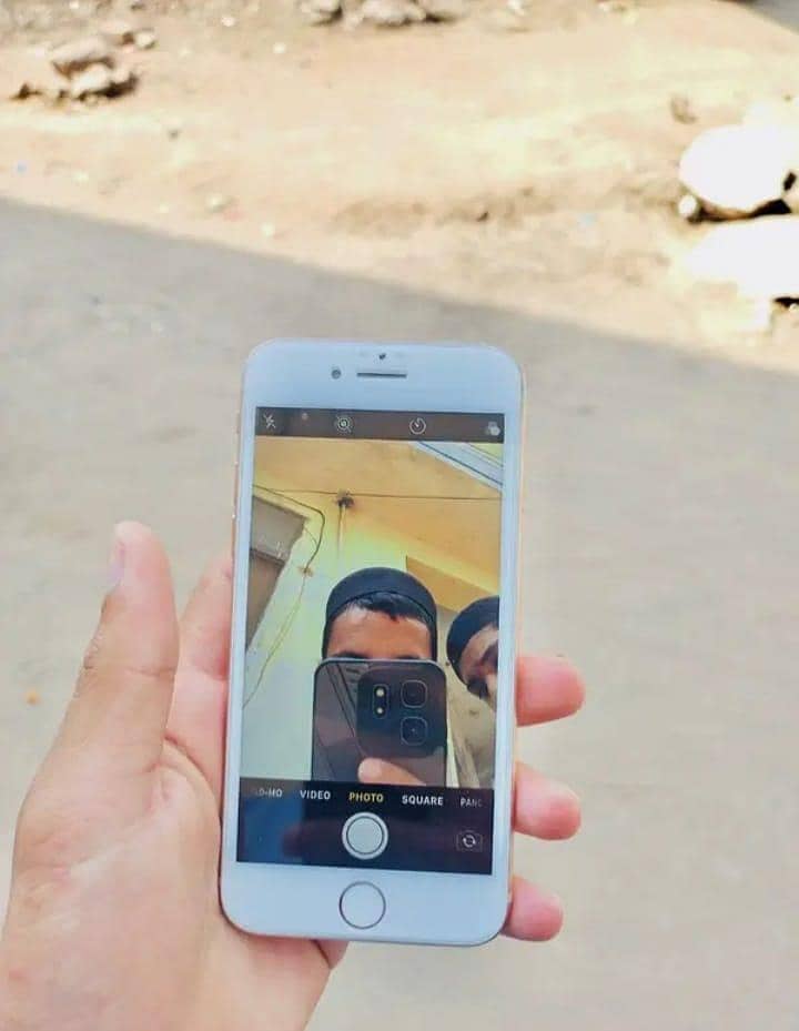 Apple iPhone 8 3