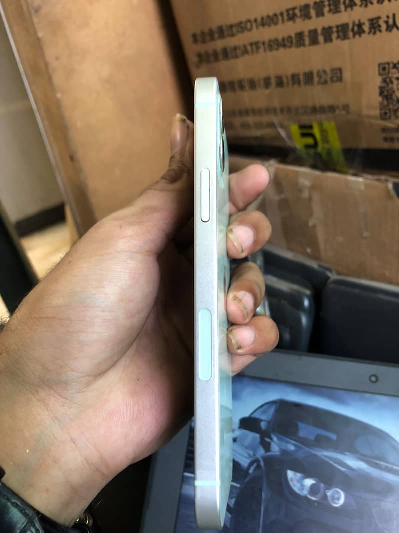 Apple iPhone 12 1