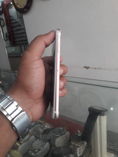Apple iPhone 7
