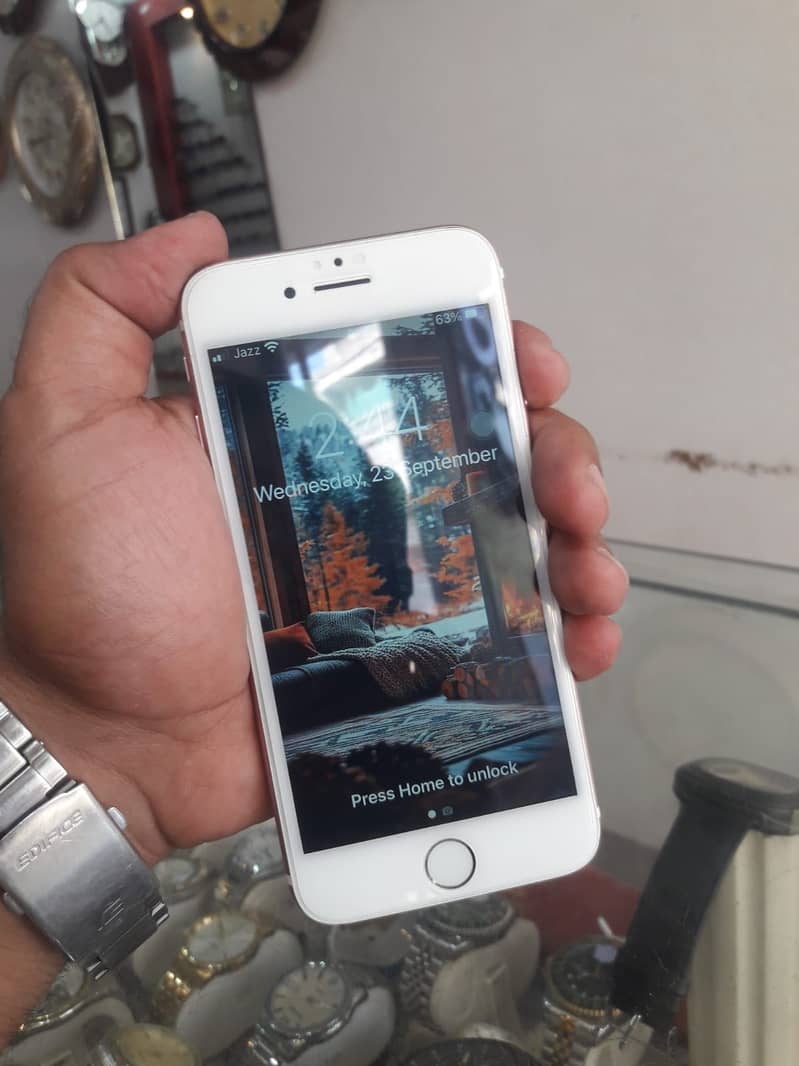 Apple iPhone 7 3