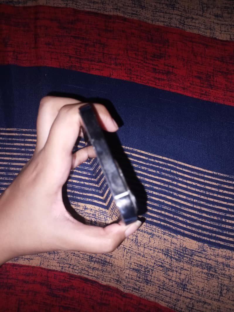 Apple iPhone 13 Pro Max 4