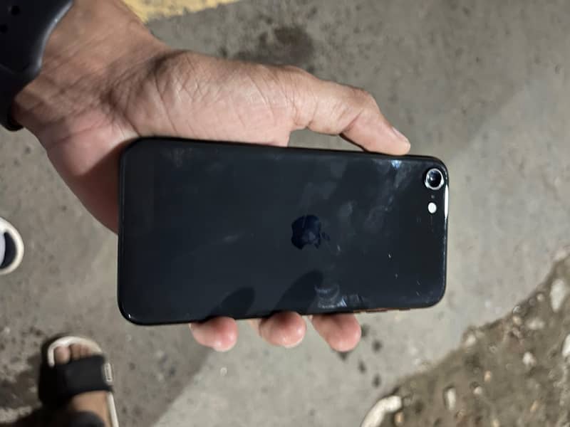 Apple iPhone SE 3