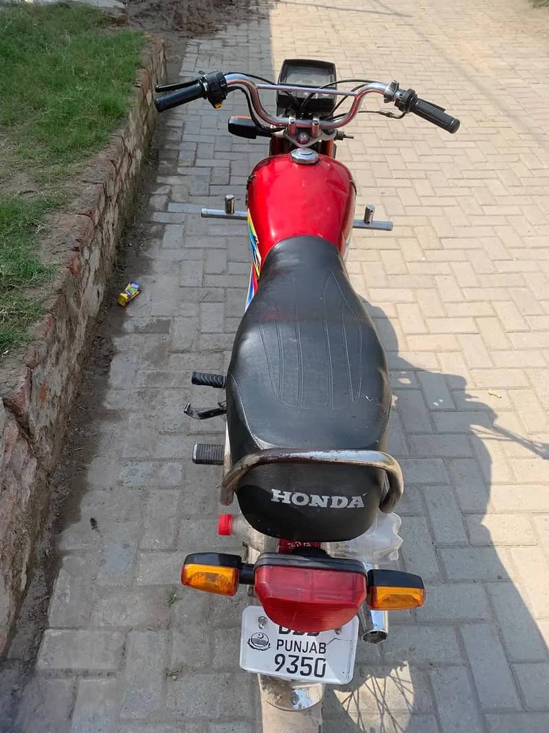 CD 70  2021 model 3