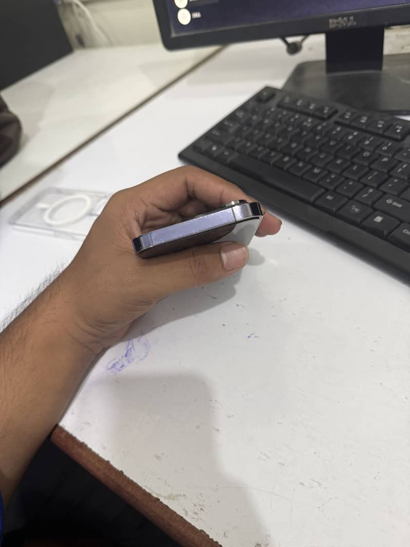 Apple iPhone 14 Pro 2