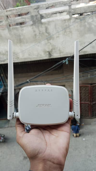 Tenda router new condition