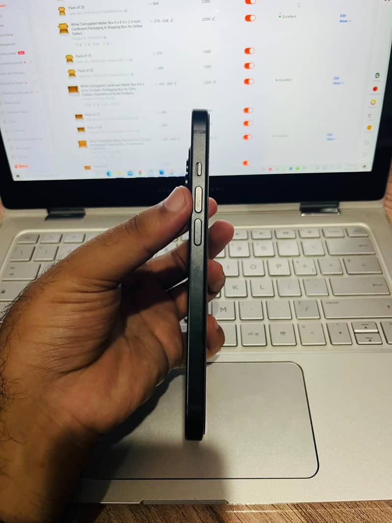 Apple iPhone 15 2