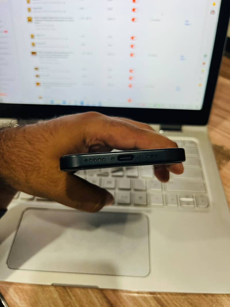 Apple iPhone 15 3