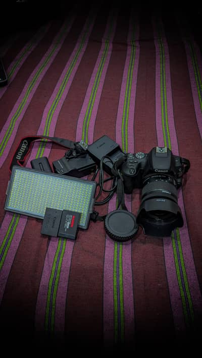 Canon EOS 200D DSLR Camera with Lens – Excellent Condition