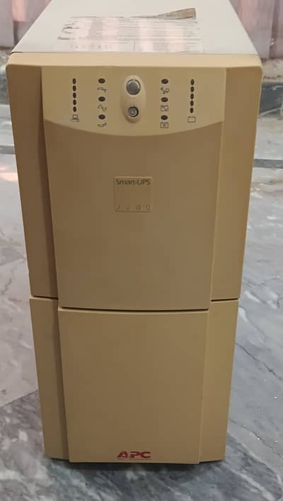 APC Smart UPS 2.2 KVA