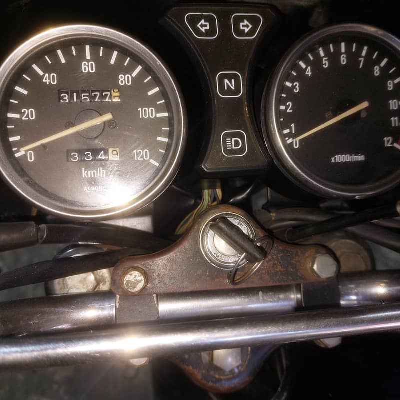 Suzuki GS150 5