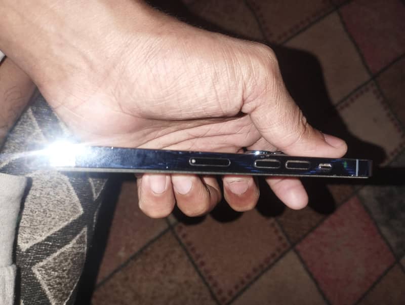 Apple iPhone 13 Pro 1