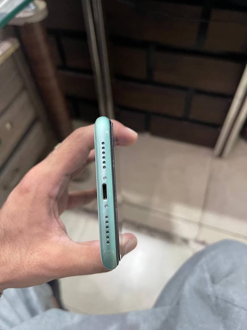 Apple iPhone 11 2