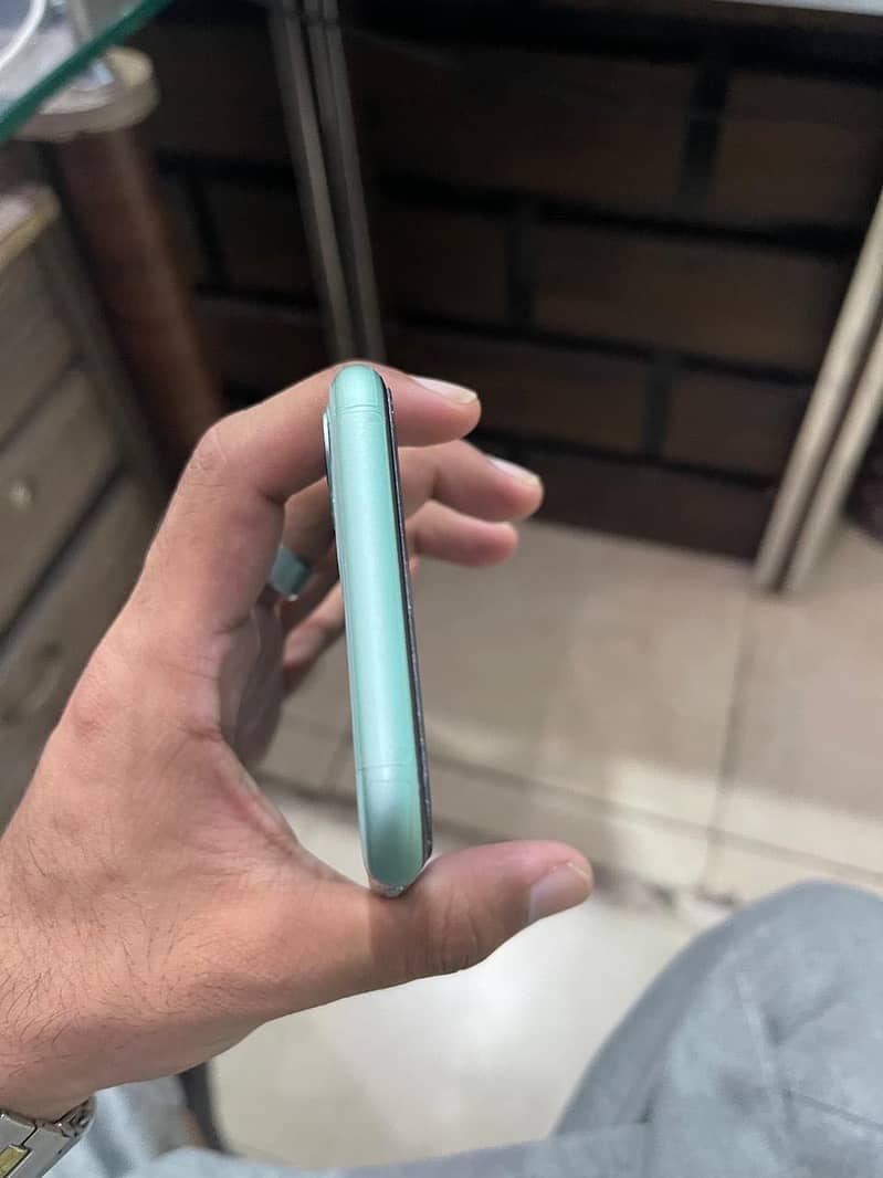 Apple iPhone 11 5