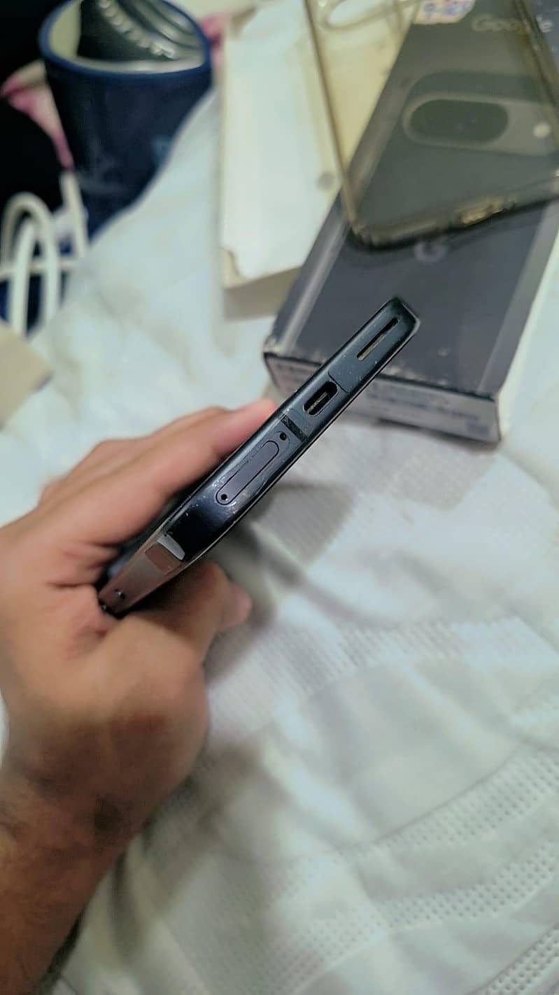 Google Pixel 9 4