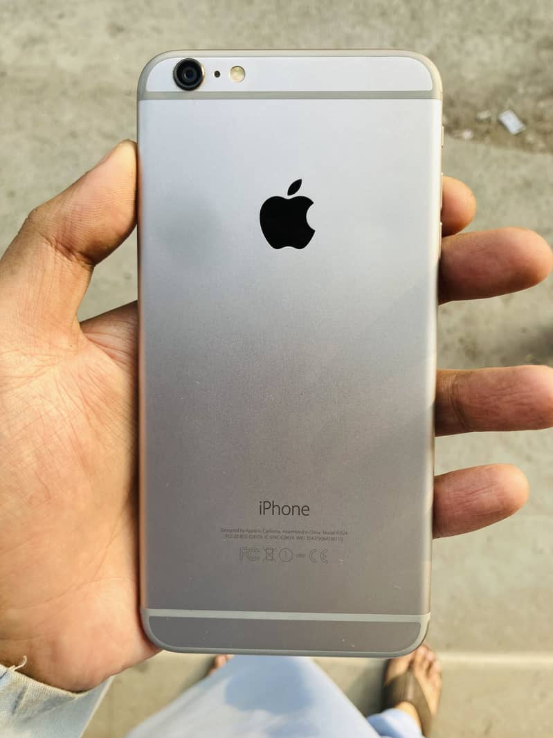 Apple iPhone 6 Plus 1
