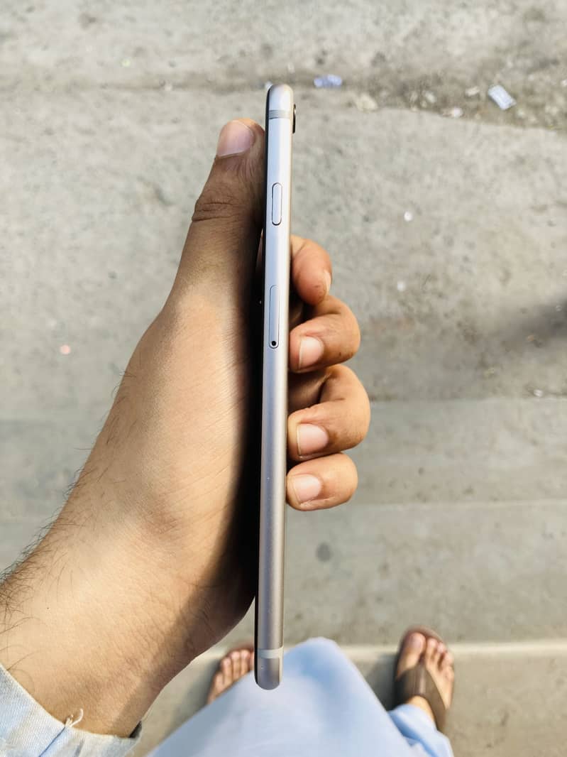 Apple iPhone 6 Plus 3