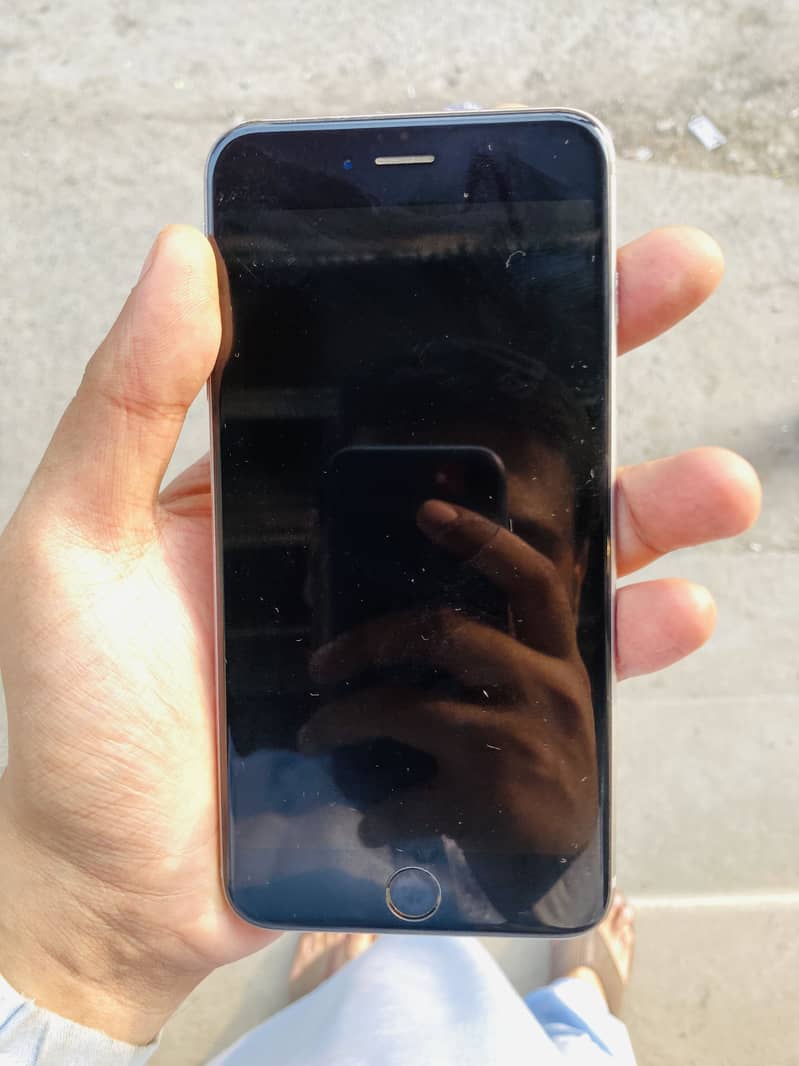 Apple iPhone 6 Plus 9