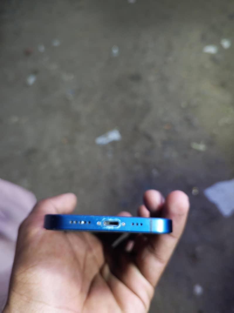 Apple iPhone 12 3