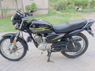 Yamaha yb125z in super excellent geniuen condition 2022 model bike