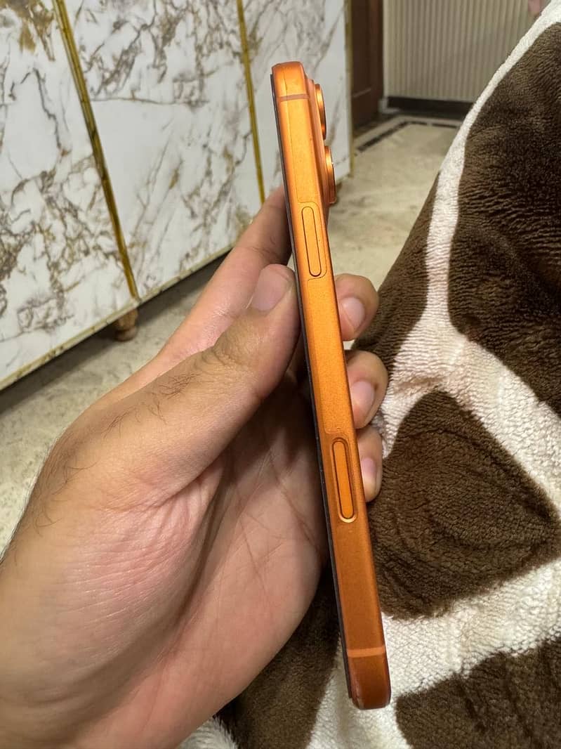 Apple iPhone 17 Pro Max 2