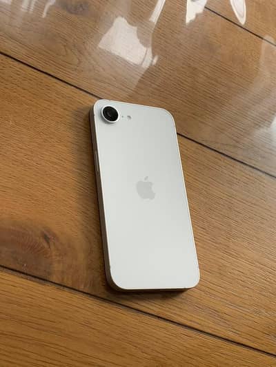 Apple iPhone 17e