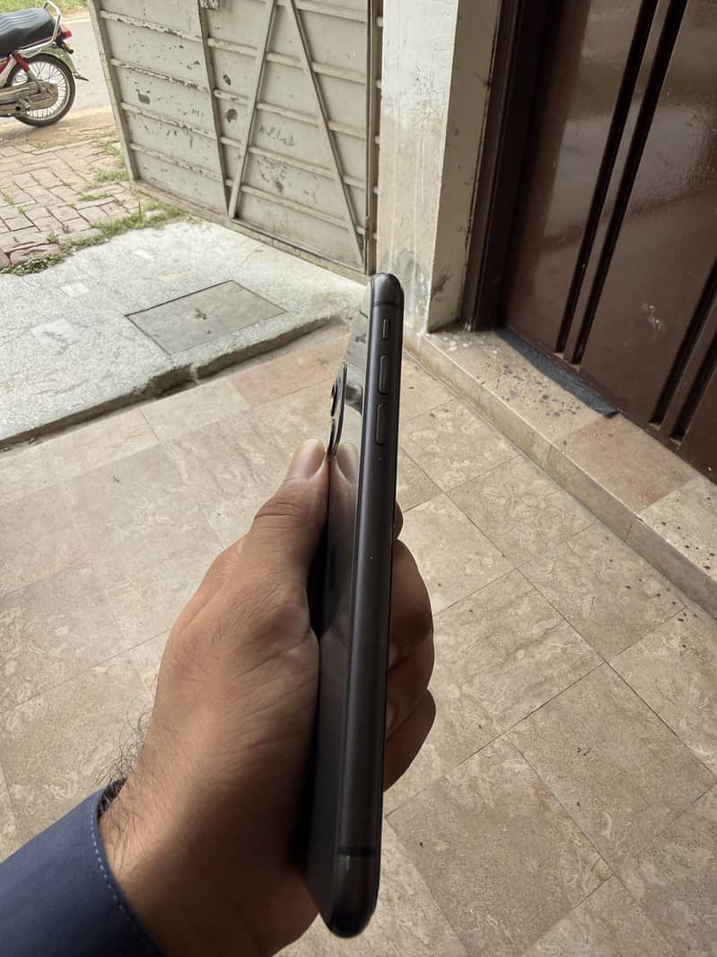 Apple iPhone 11 2