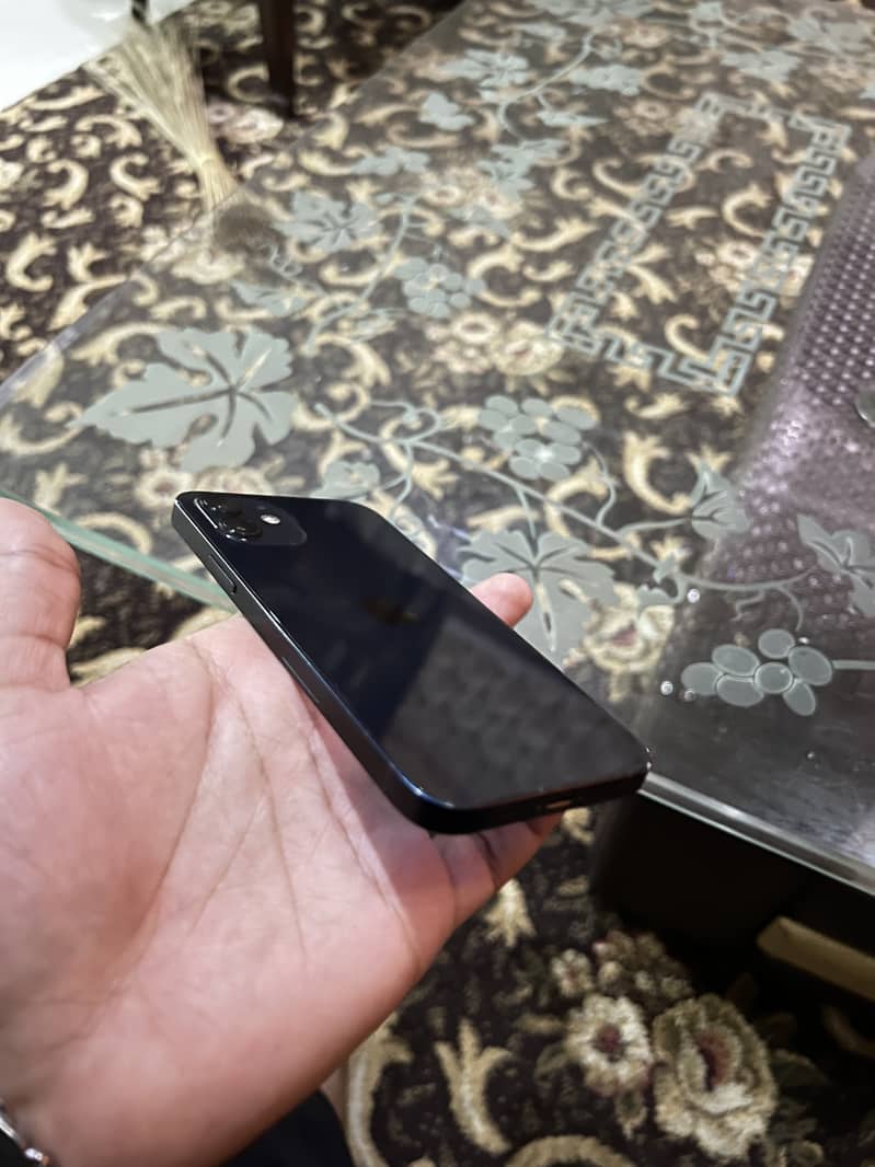 Apple iPhone 12 2
