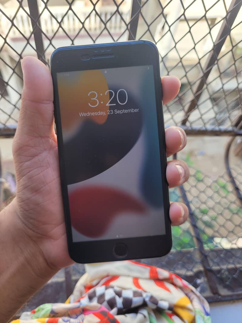 Apple iPhone 7 Plus 5