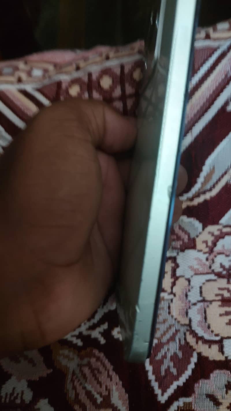 Realme C63 4