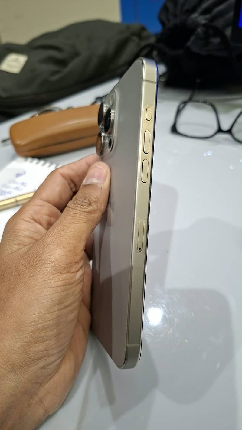 Apple iPhone 15 Pro Max 3