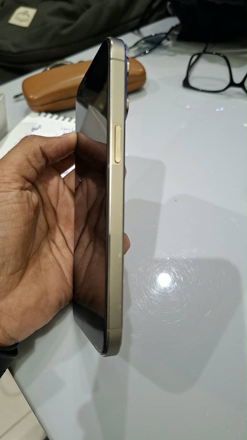 Apple iPhone 15 Pro Max 5