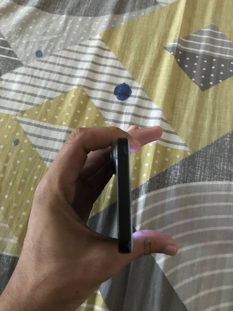 Apple iPhone 16 1