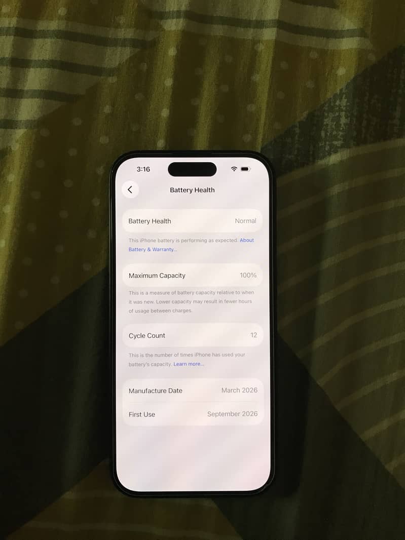 Apple iPhone 16 6