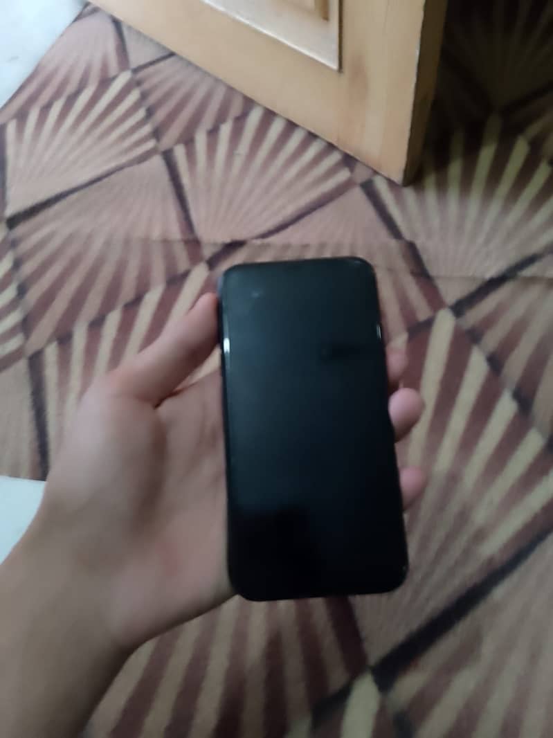 Apple iPhone XR 1