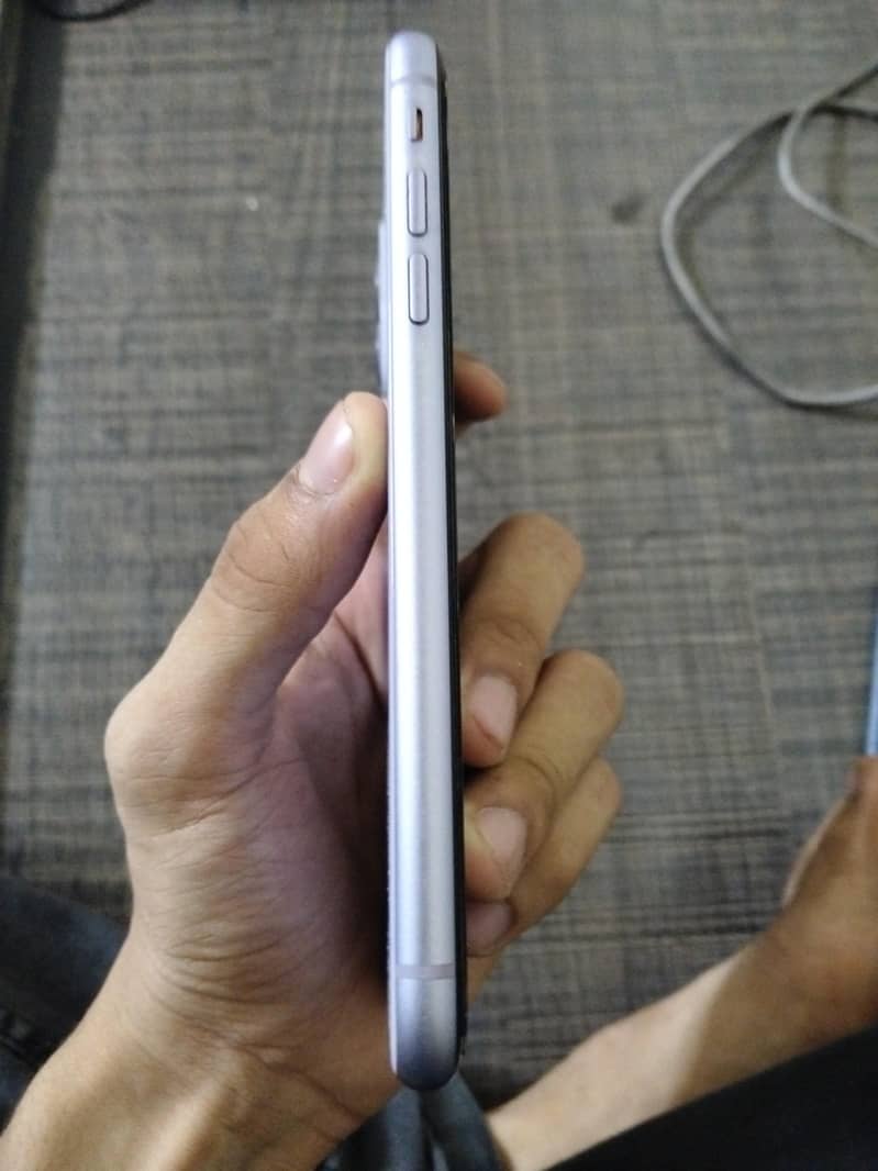 Apple iPhone 11 1