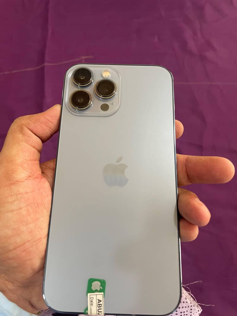 Apple iPhone 13 Pro Max 2