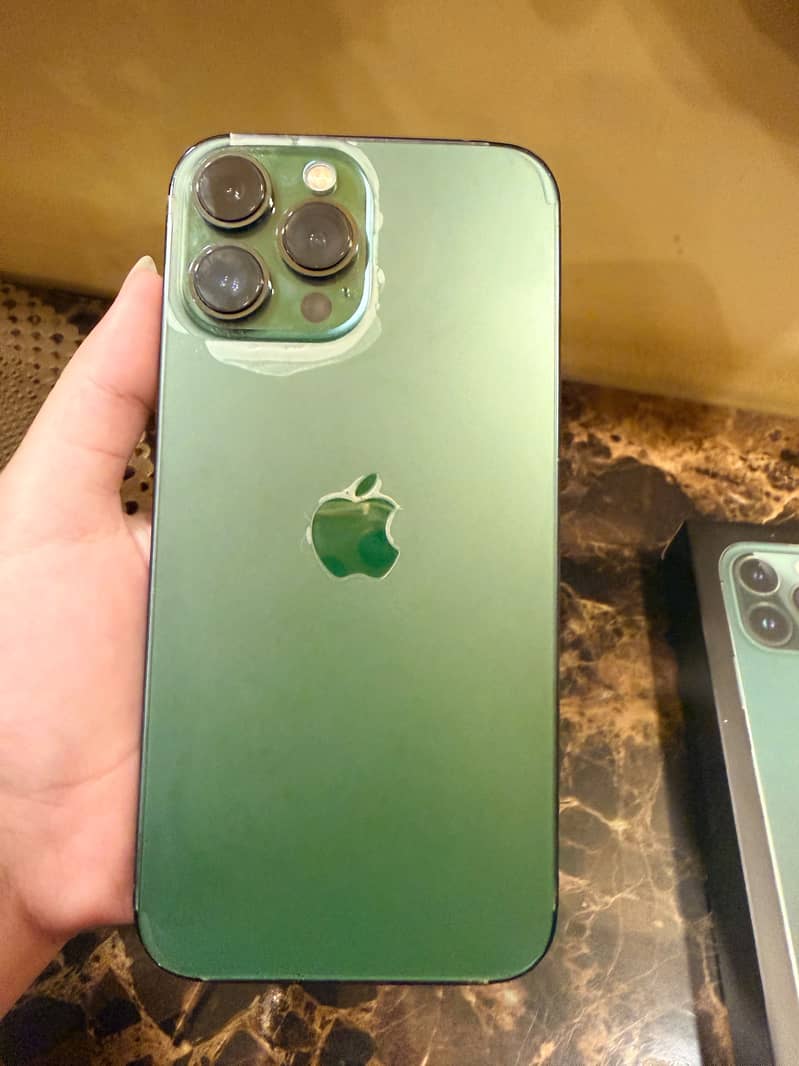 Apple iPhone 13 Pro Max 4