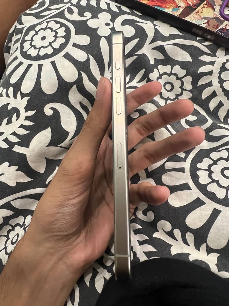 Apple iPhone 15 Pro Max 1