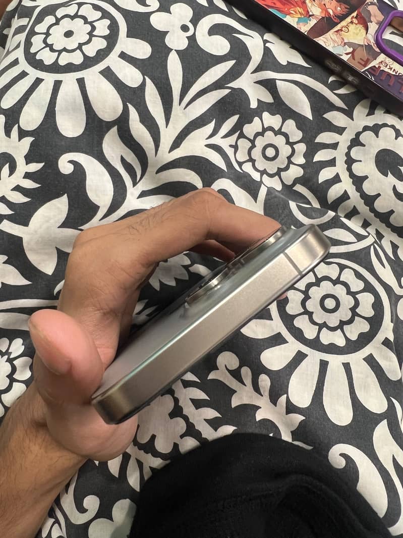 Apple iPhone 15 Pro Max 3