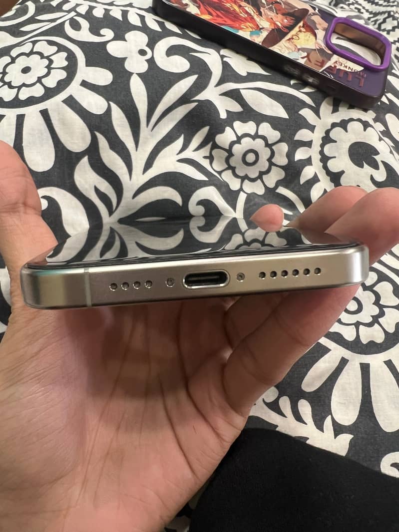 Apple iPhone 15 Pro Max 7