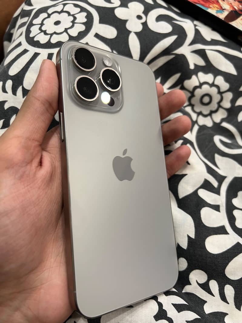 Apple iPhone 15 Pro Max 8