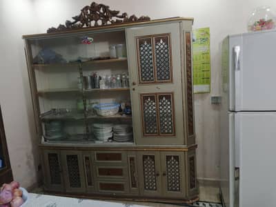 Large Classic old/used Wooden Showcase | Crockery Cabinet | Nigotiable