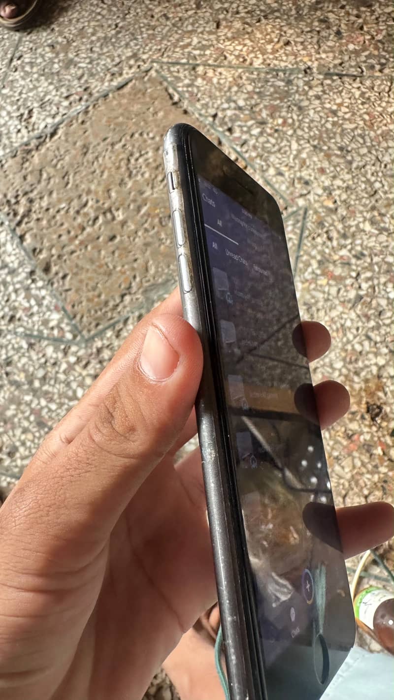 Apple iPhone 8 Plus 5