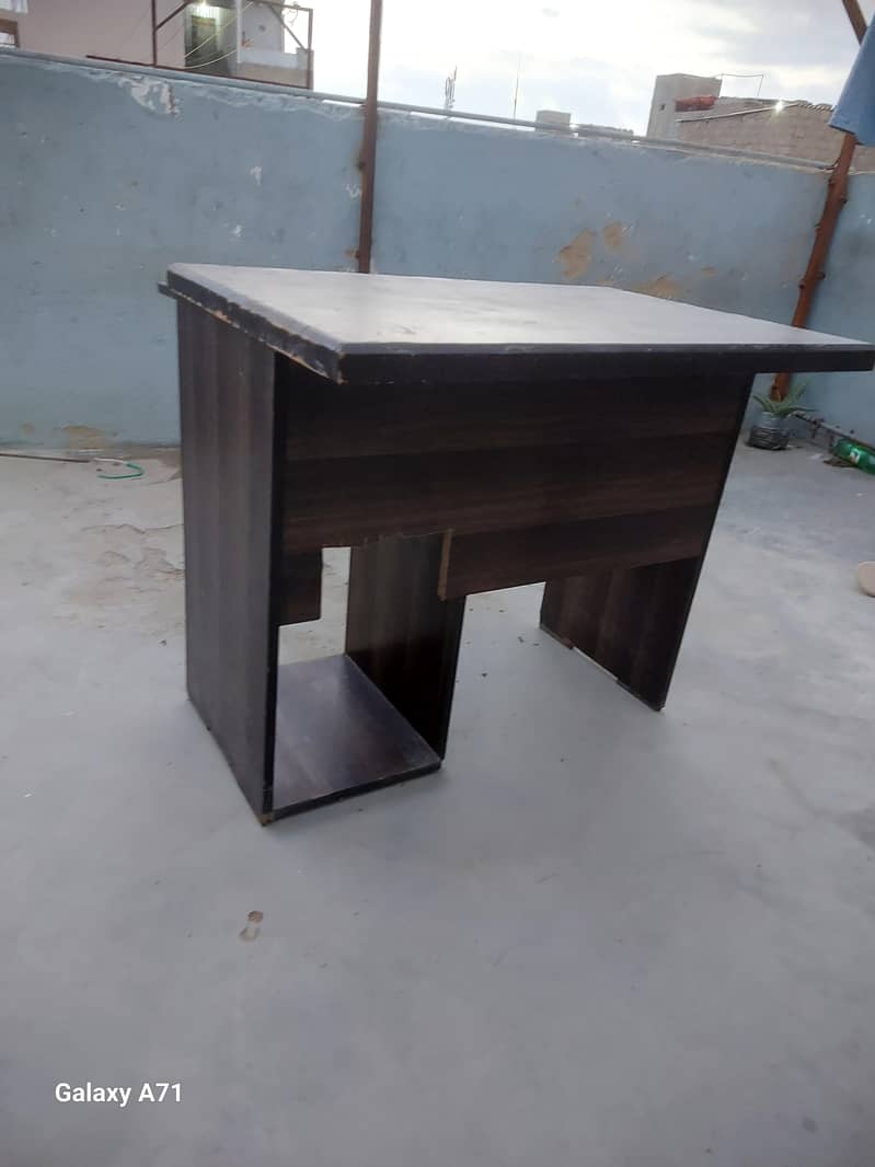 computer table wood making 2