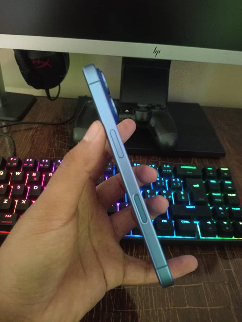 Apple iPhone 16 1