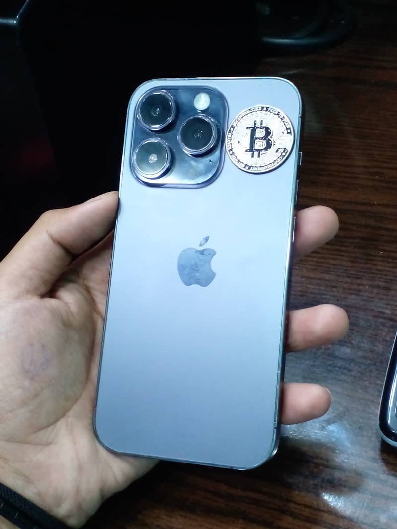 Apple iPhone 14 Pro 1