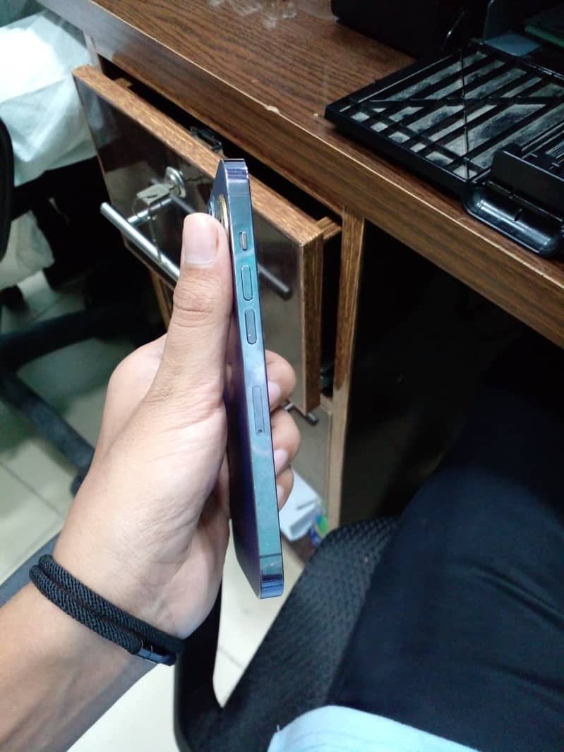 Apple iPhone 14 Pro 2